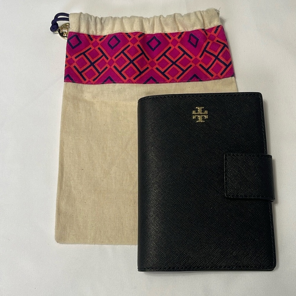 Tory Butch Passport Case with dust bag! (NWOT)